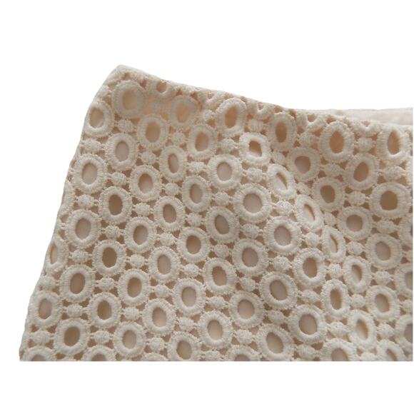Banana Republic lace eyelet mini shorts size 2 - Picture 4 of 5